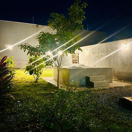 Casa nova em frente ao parque da quinera a 700 metros do centro Chapada dos Guimarães Exterior foto